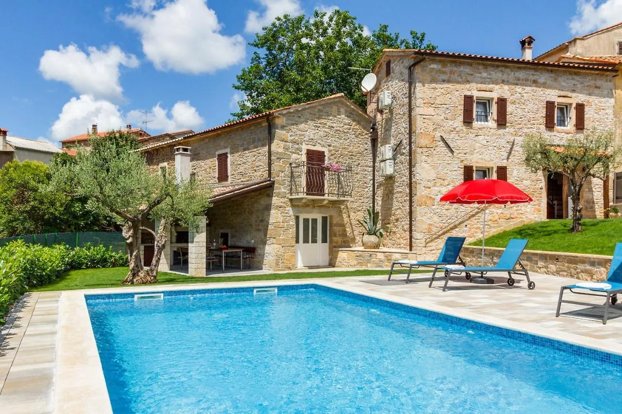 Villa Zoro With A Lovely Garden And A Private Pool In The Middle Of Istria パジン 0*,