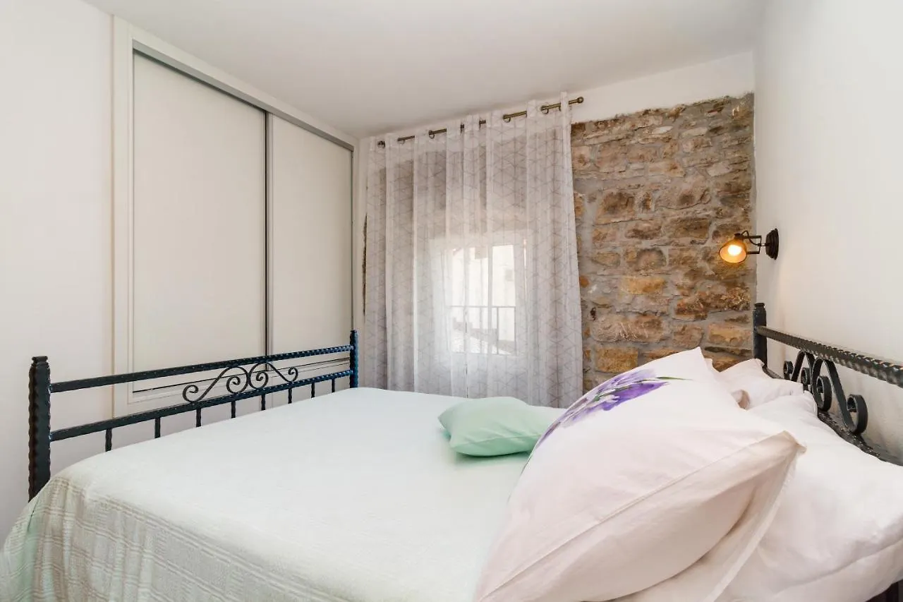 Villa Zoro With A Lovely Garden And A Private Pool In The Middle Of Istria パジン
